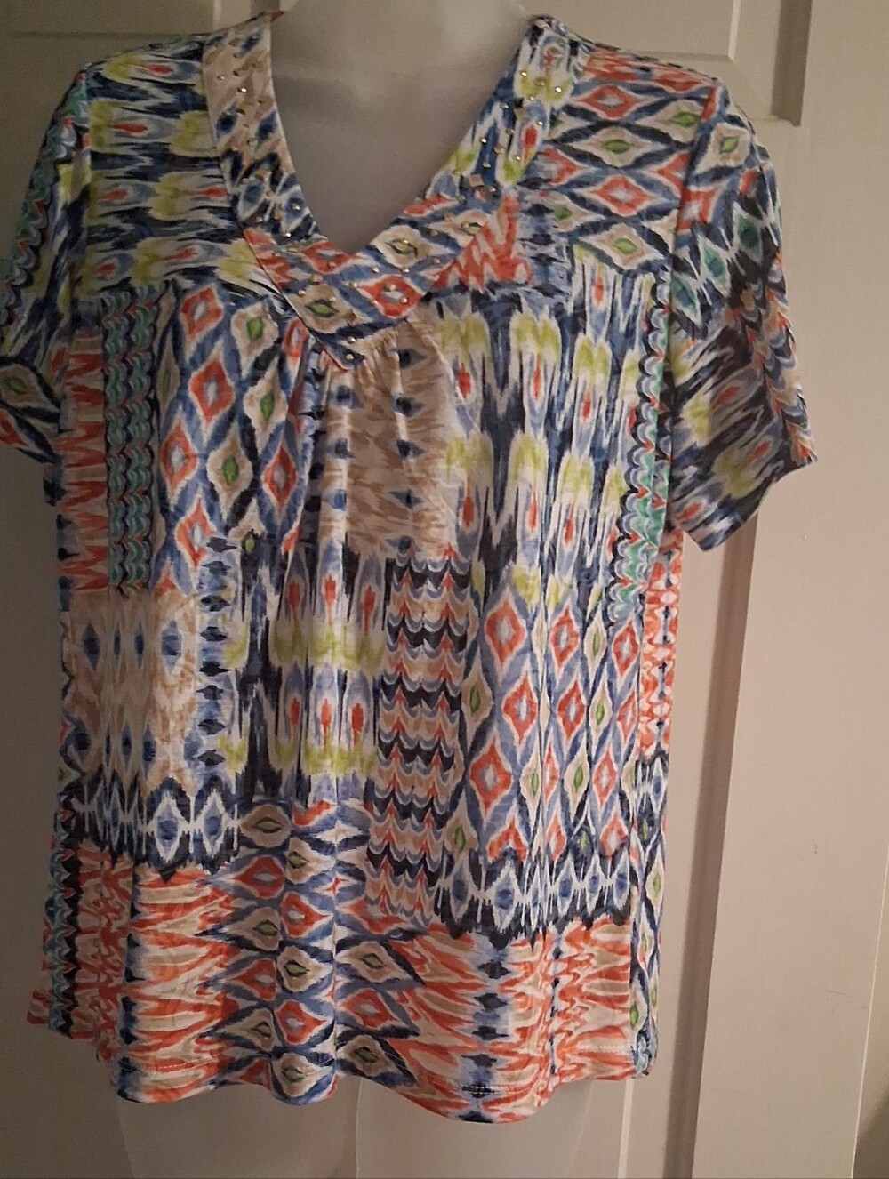 Alfred Dunner Multicolor Ikat V-Neck Short Sleeve Top